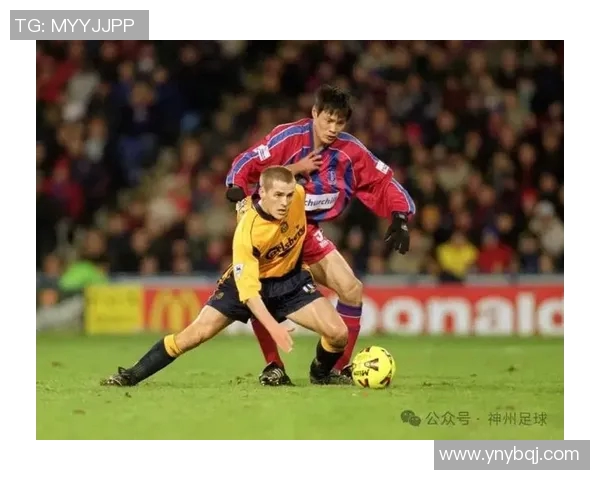 足球明星在逆境中展现绝望神情的瞬间与背后的故事