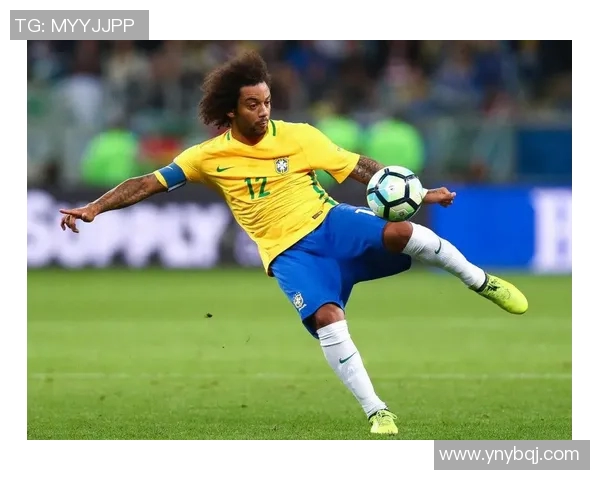 足球明星炫酷瞬间大揭秘展现他们场上场下的魅力与风采