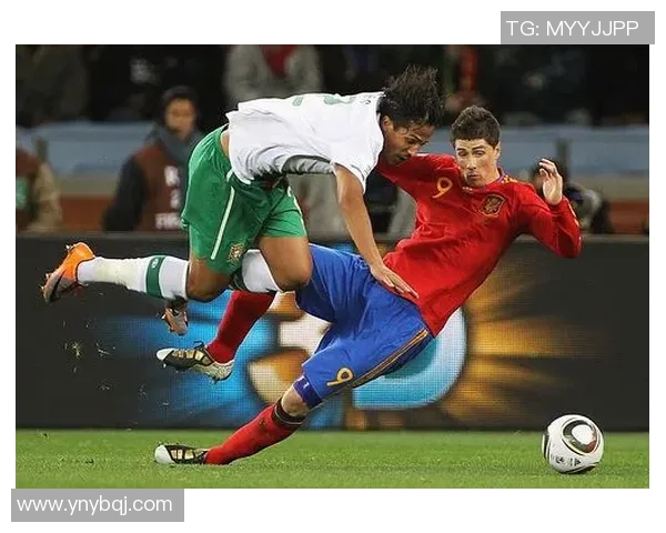 足球明星毛笔画艺术展现运动之美与文化传承的完美结合 足球明星毛笔画艺术展现运动之美与文化传承的完美结合