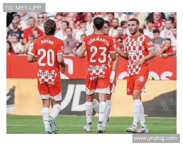 足球明星闪耀赛场引发全场观众热烈尖叫激情四溢的比赛瞬间 足球明星闪耀赛场引发全场观众热烈尖叫激情四溢的比赛瞬间