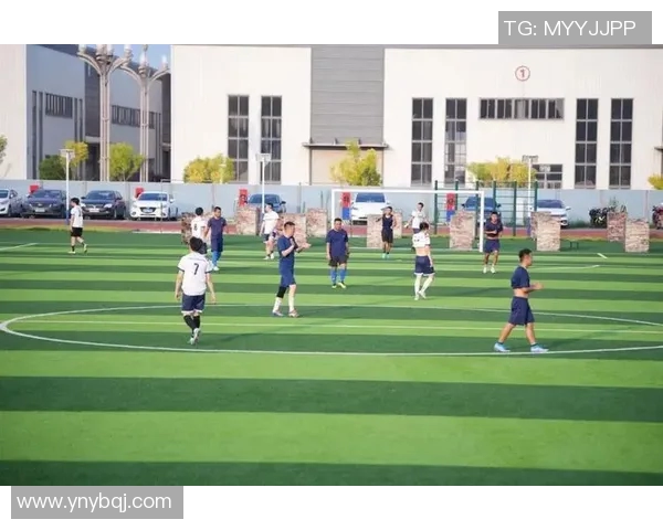 身高1米92的足球明星如何在绿茵场上展现卓越才华与不凡魅力 身高1米92的足球明星如何在绿茵场上展现卓越才华与不凡魅力